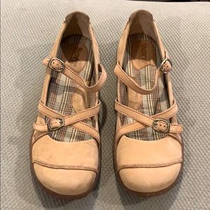 Born Diem cashew shoes. Size 8 1/2.